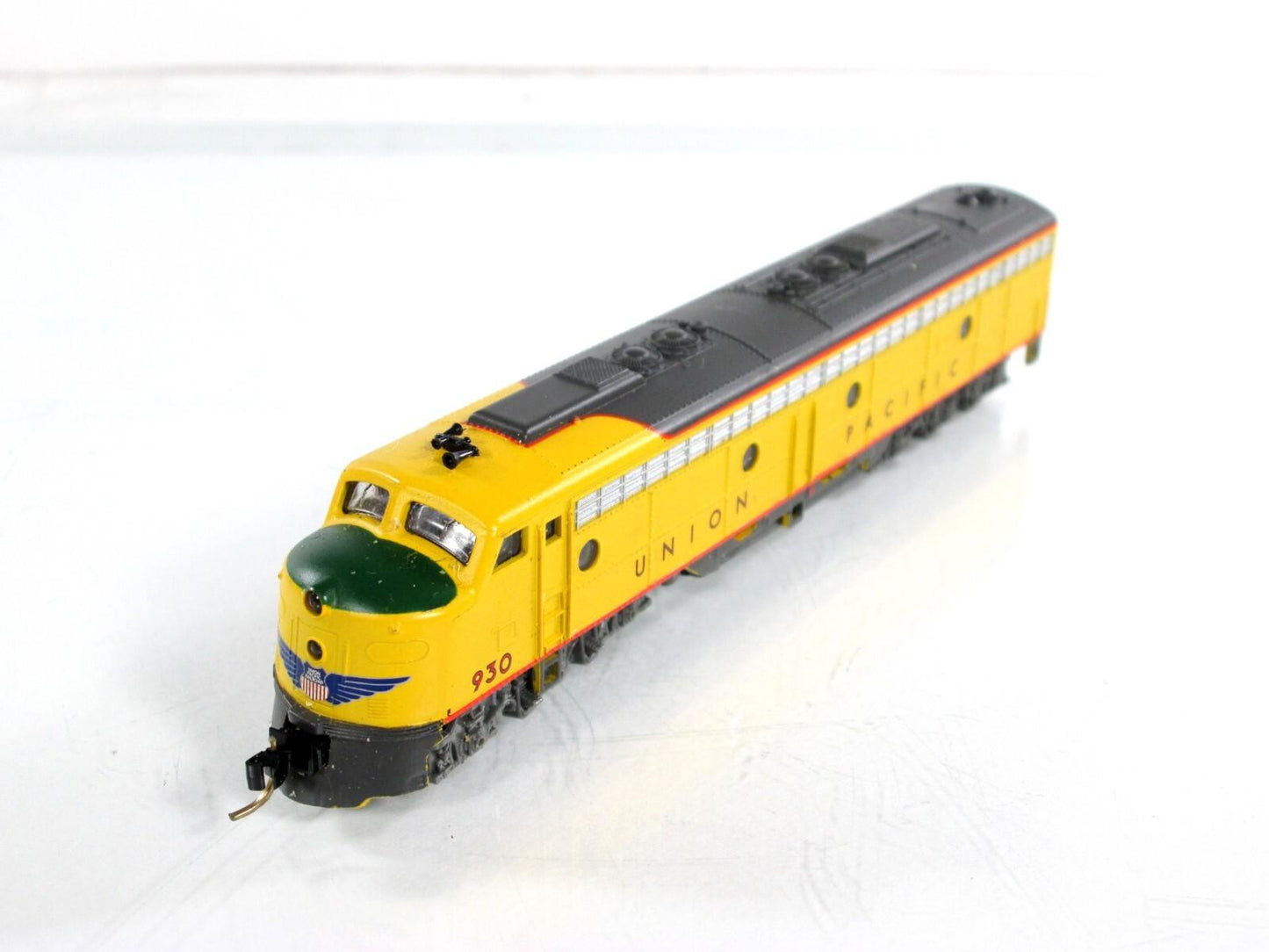 N Scale ***UNION PACIFIC*** E8 Locomotive, UP 930 - Life-Like 7173, Knuckle Cplr