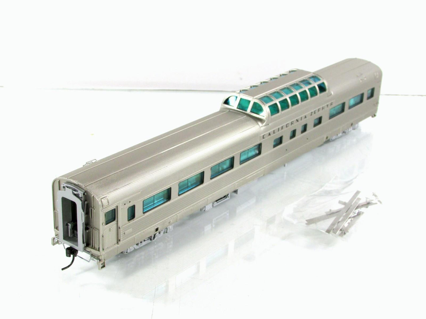 HO Scale ***UNDECORATED*** California Zephyr Dome Car - Broadway 1023, Lighted