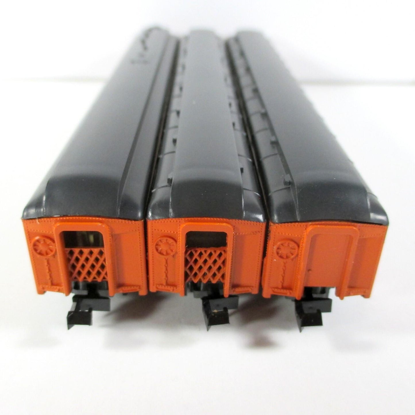 N Scale ***MILWAUKEE ROAD*** Heavyweight 3-Passenger Set - Arnold Rivarossi 0531