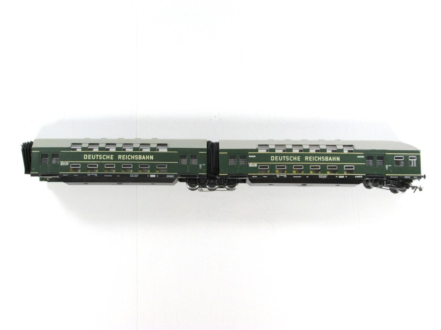HO Scale **DEUTSCHE REICHSBAHN** Articulated German Passenger Car - Schicht 5131