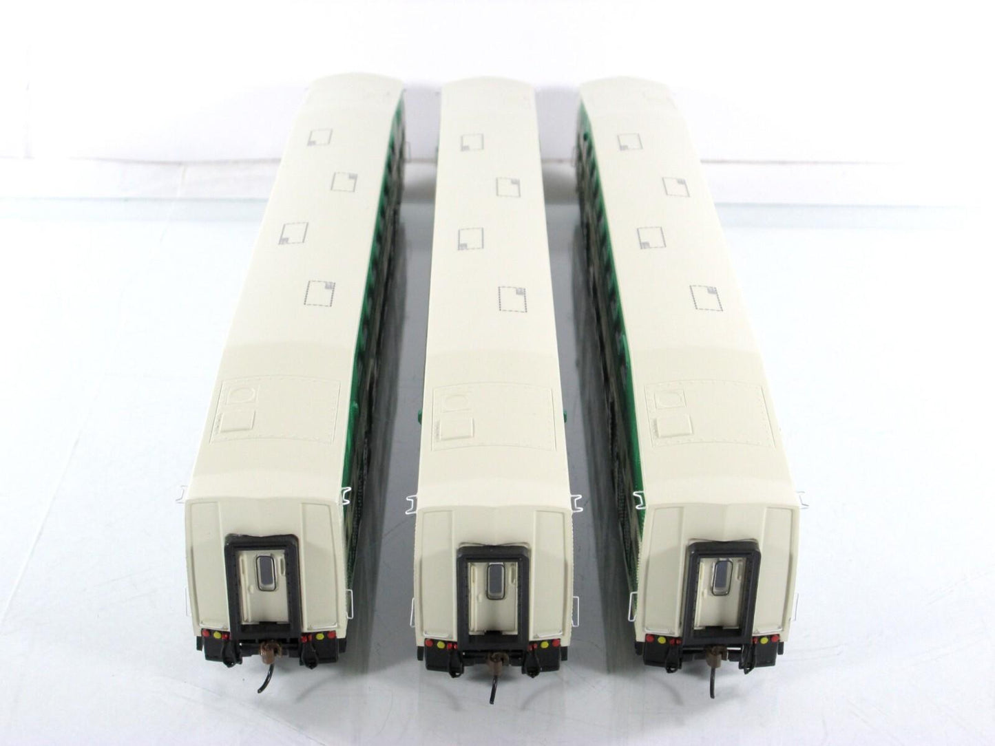 HO Scale **GO TRANSIT** Bombardier Passenger Set #2014,2075,2144 - Athearn 25943