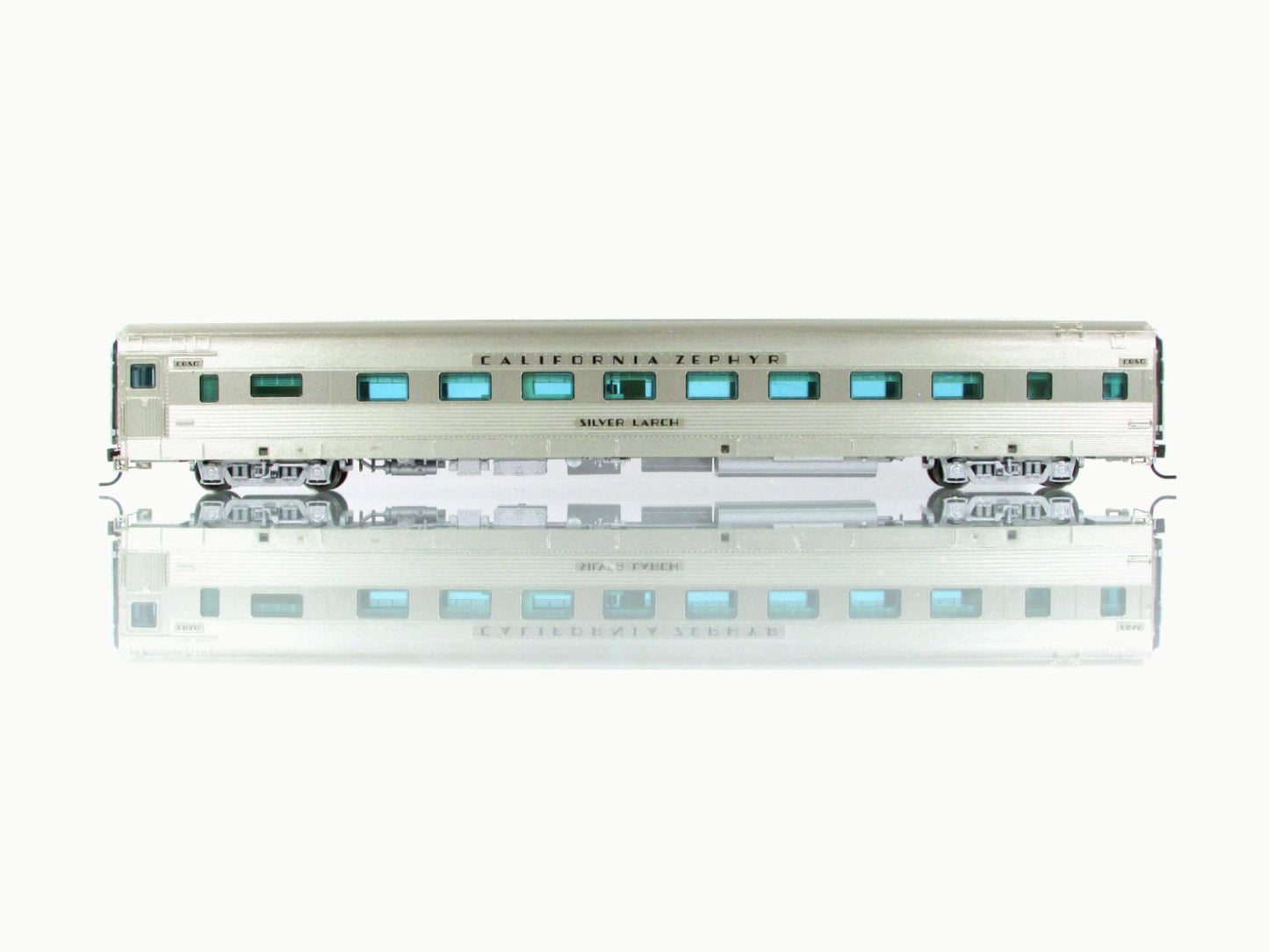 HO Scale ***CB&Q CA ZEPHYR*** SILVER LARCH Sleeper 401 -- Broadway 1518, Lighted
