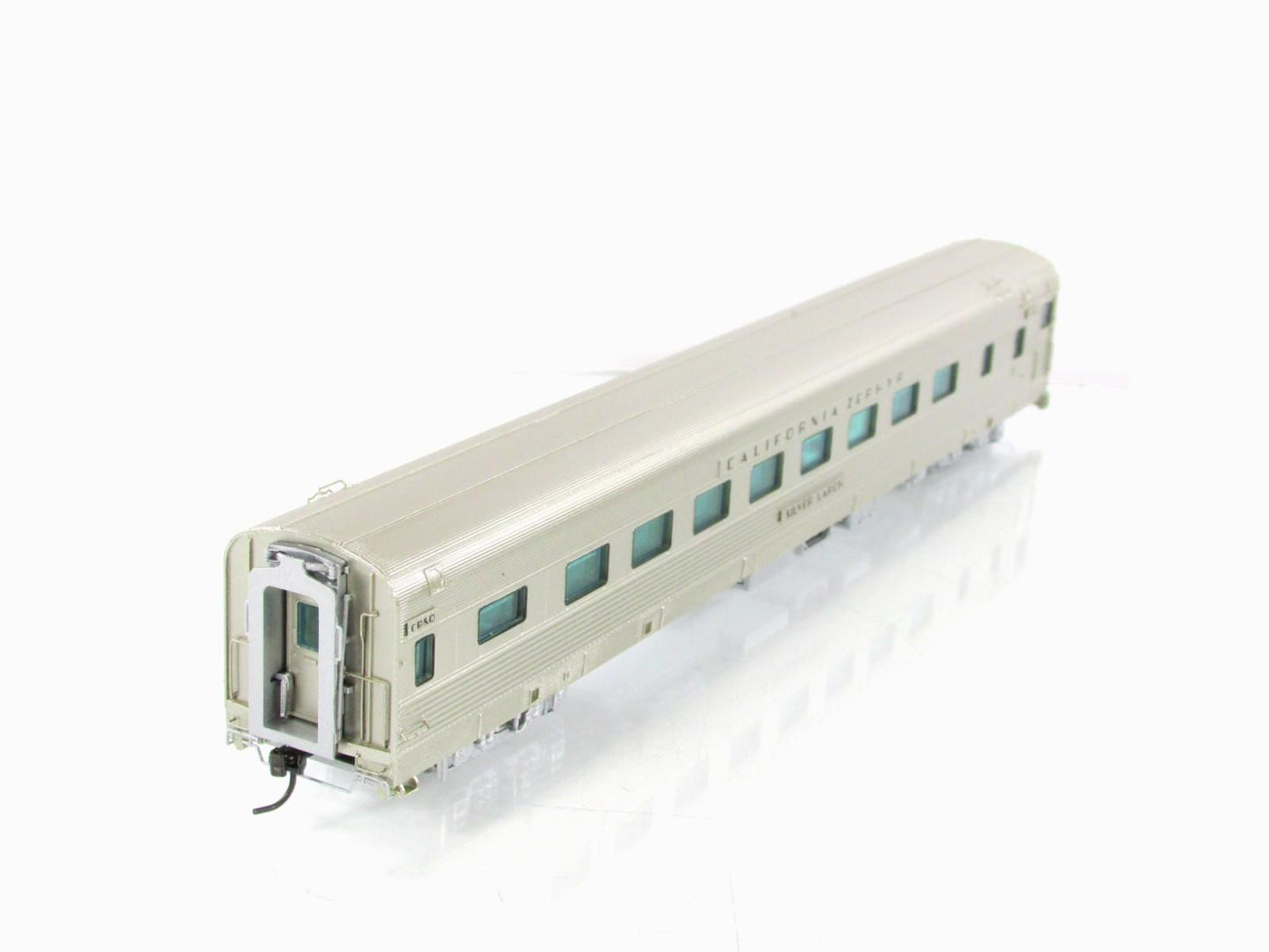 HO Scale ***CB&Q CA ZEPHYR*** SILVER LARCH Sleeper 401 -- Broadway 1518, Lighted