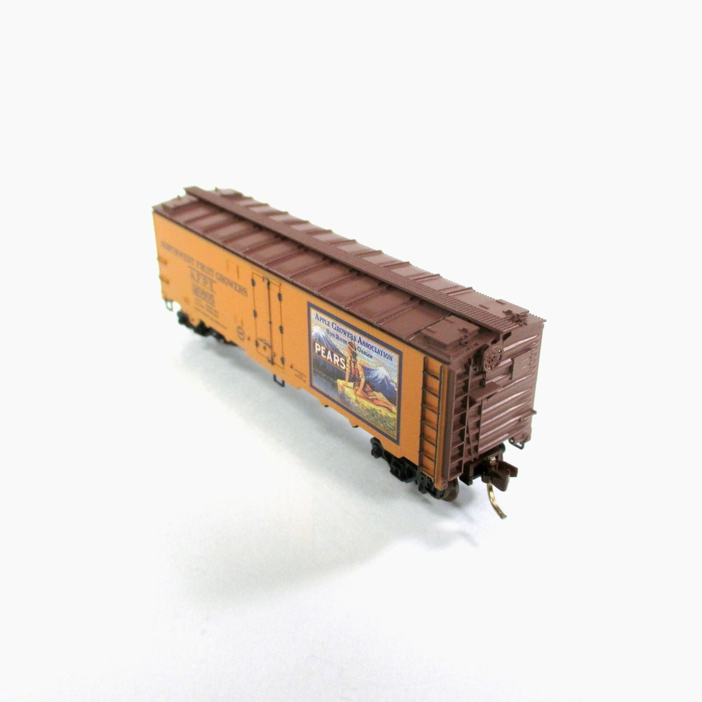 N Scale *AGA INDIAN PEARS* Reefer #05, AFPX #120805 - Micro Trains, Lowell Smith