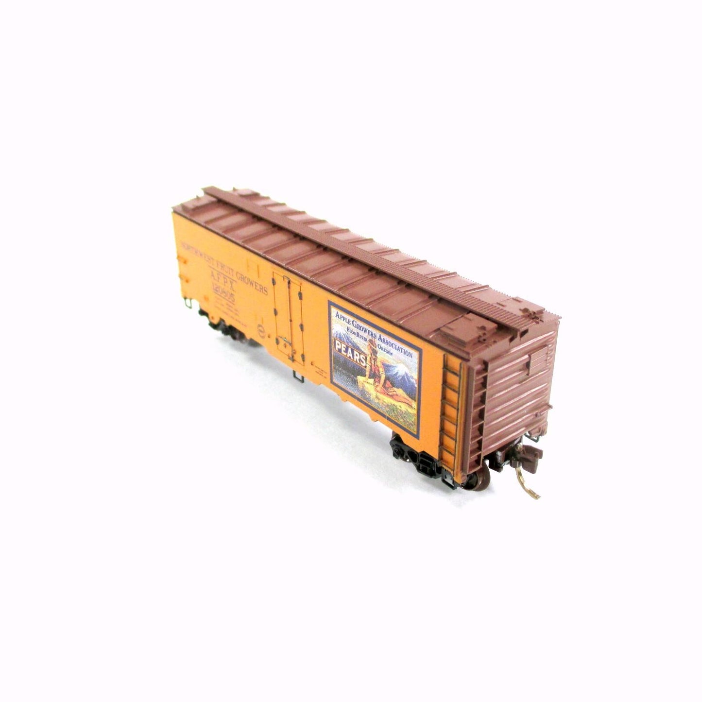 N Scale *AGA INDIAN PEARS* Reefer #05, AFPX #120805 - Micro Trains, Lowell Smith
