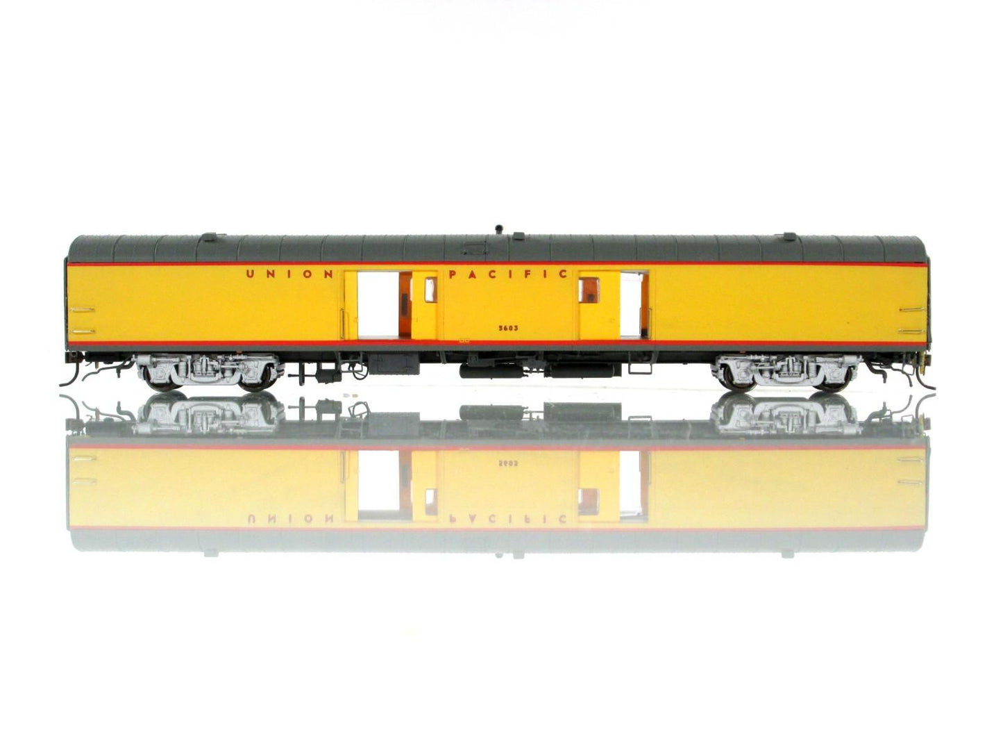 HO Scale ***UNION PACIFIC*** Baggage #5603 - Rapido 106085, Lighted **RARE*