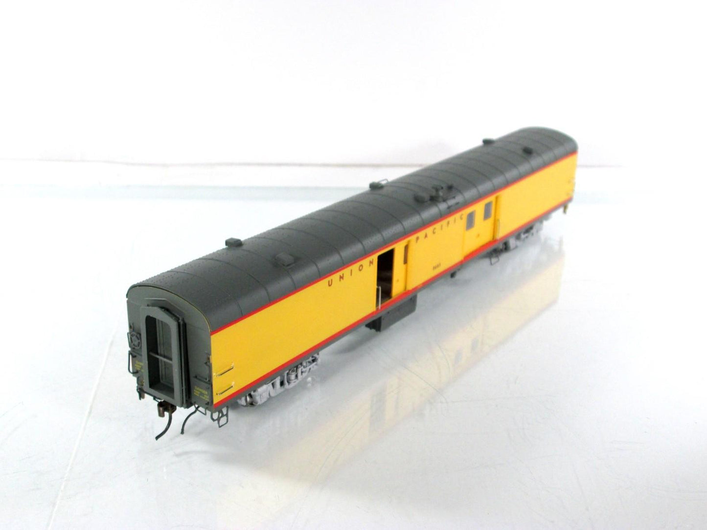 HO Scale ***UNION PACIFIC*** Baggage #5603 - Rapido 106085, Lighted **RARE*