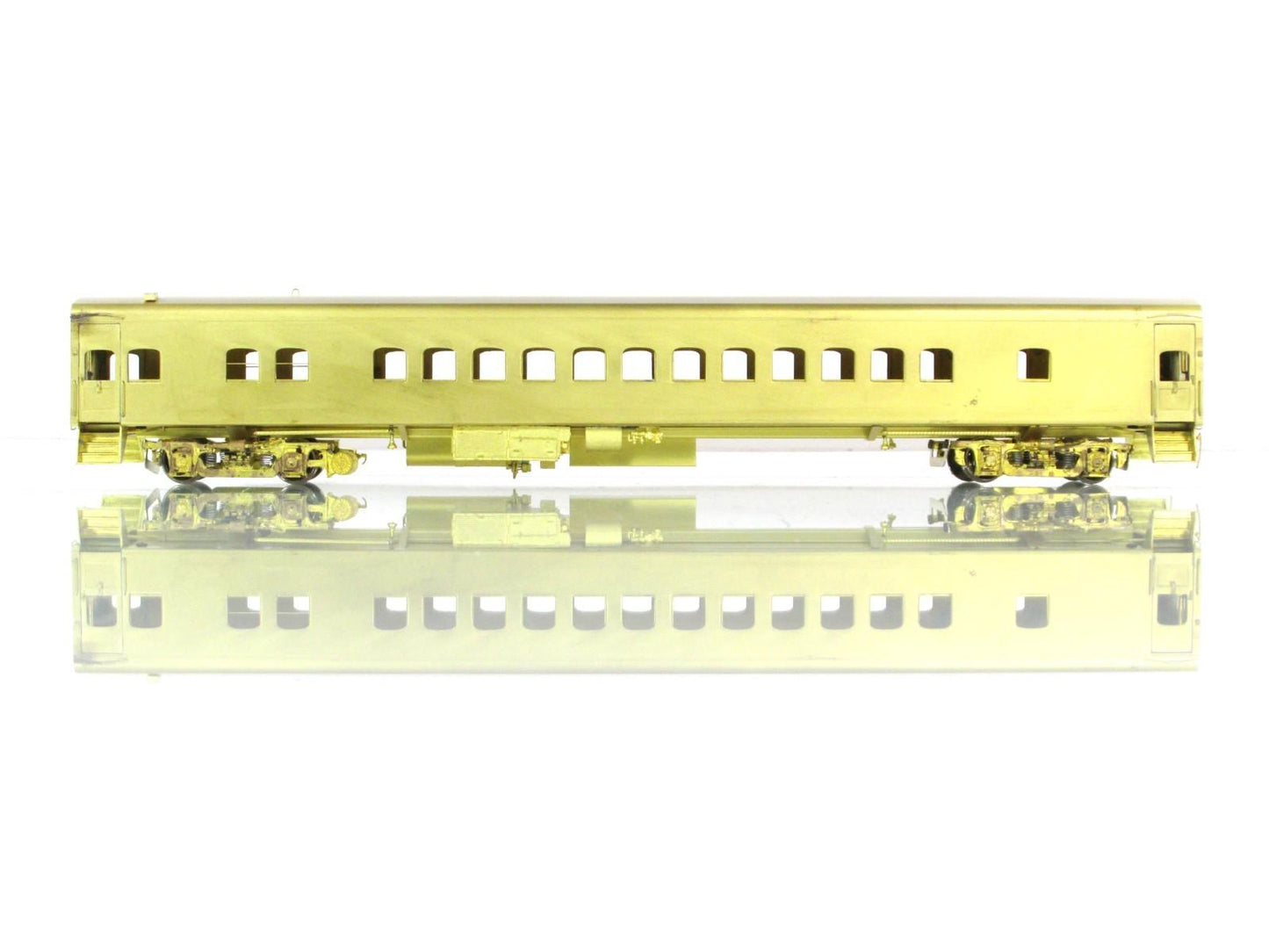 HO Scale BRASS ***MILWAUKEE ROAD HIAWATHA*** Coach #4401-4440 - Overland Models