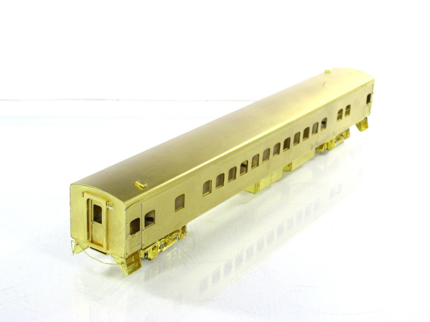 HO Scale BRASS ***MILWAUKEE ROAD HIAWATHA*** Coach #4401-4440 - Overland Models