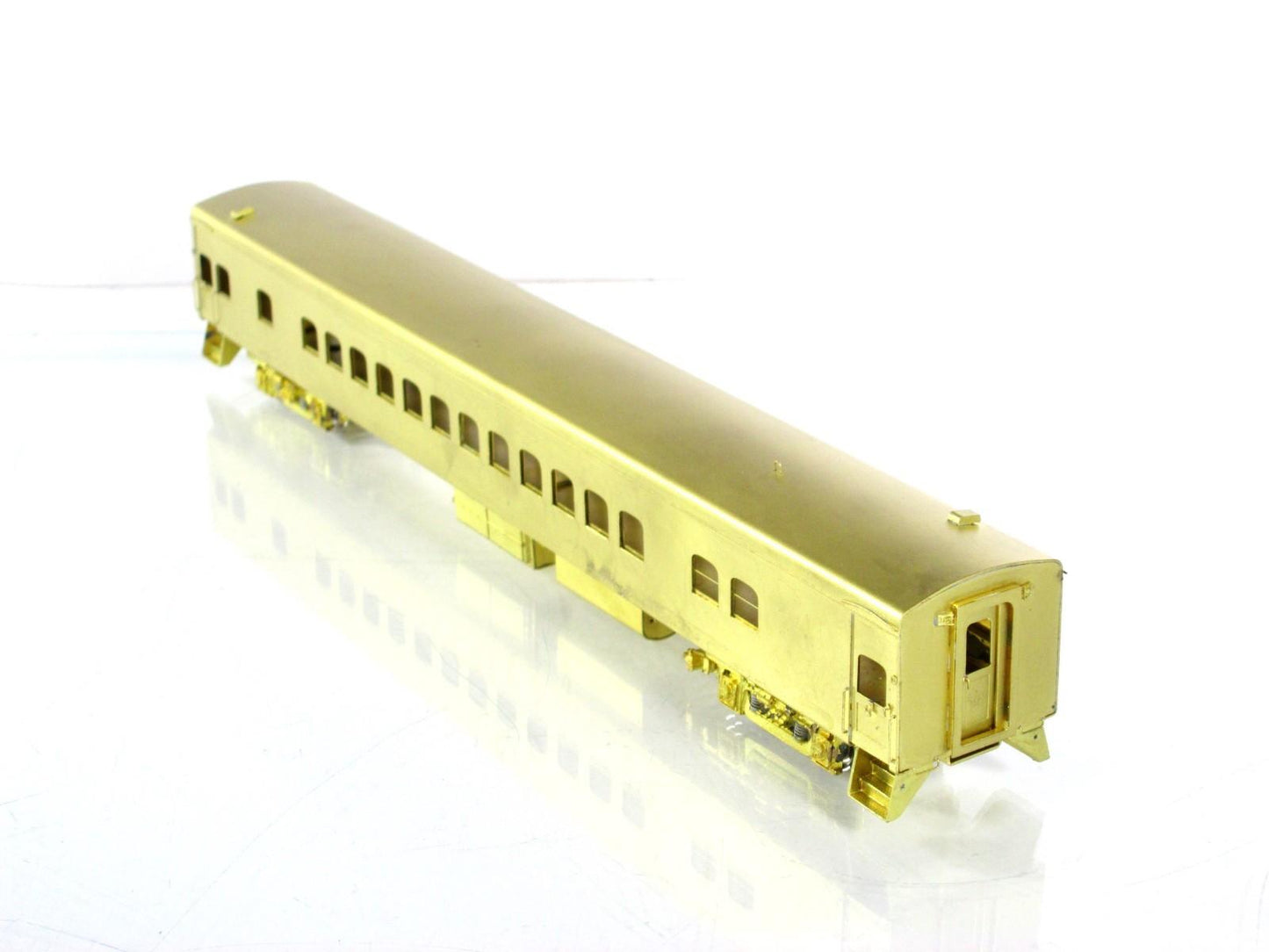 HO Scale BRASS ***MILWAUKEE ROAD HIAWATHA*** Coach #4401-4440 - Overland Models