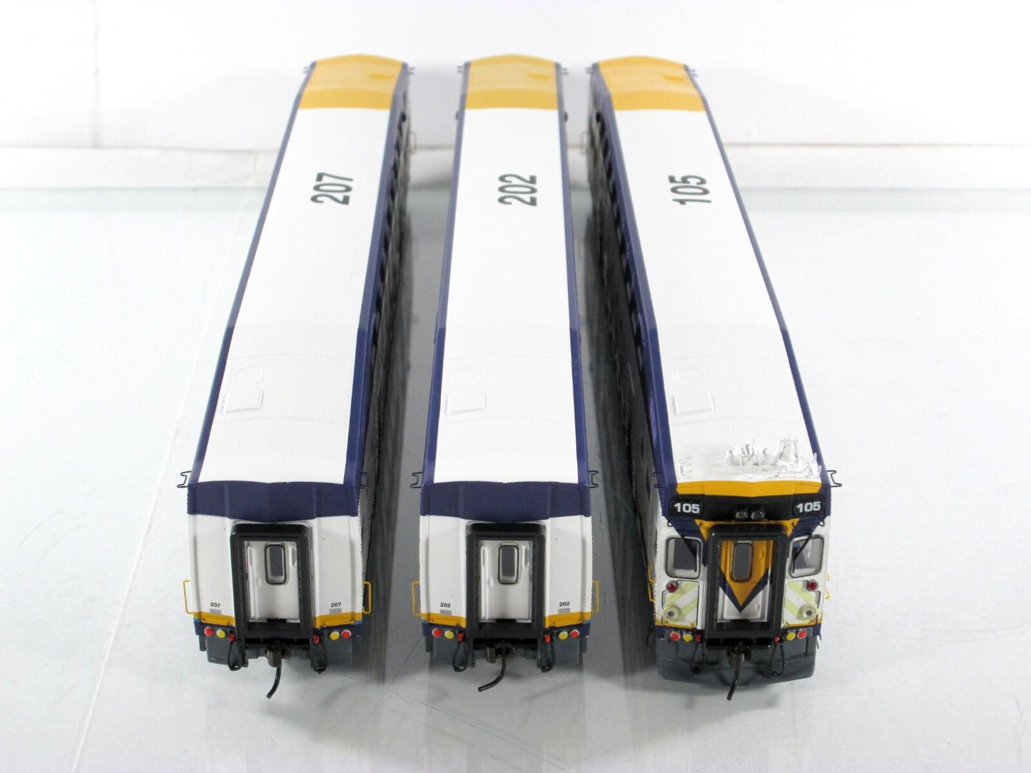 HO Scale ***WEST COAST EXPRESS*** Bombardier Set #105, 202, 207 -- Athearn 25924