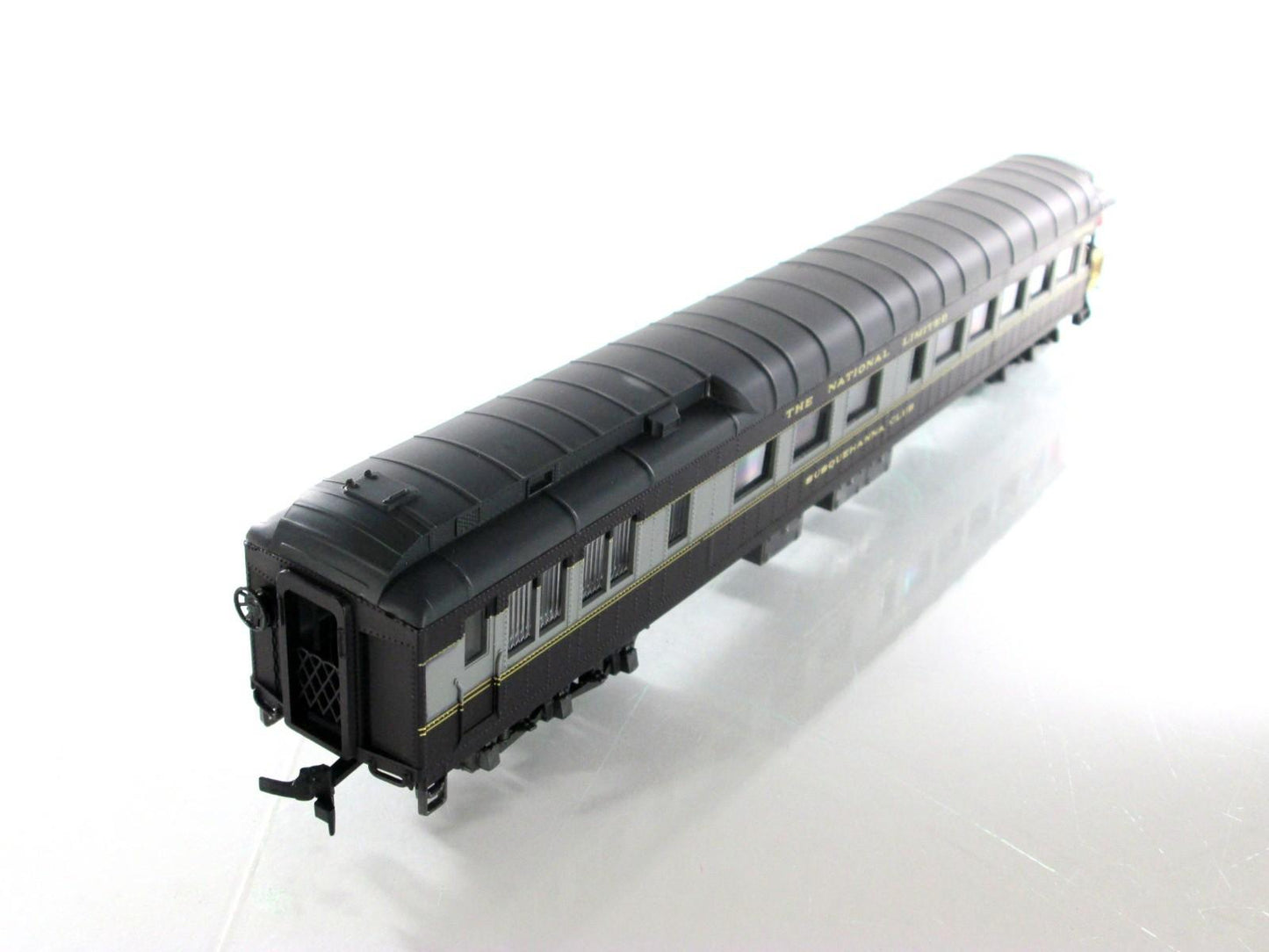 HO Scale ***B&O - NATIONAL LIMITED*** Heavyweight Passenger 8-Car Set - IHC 9102