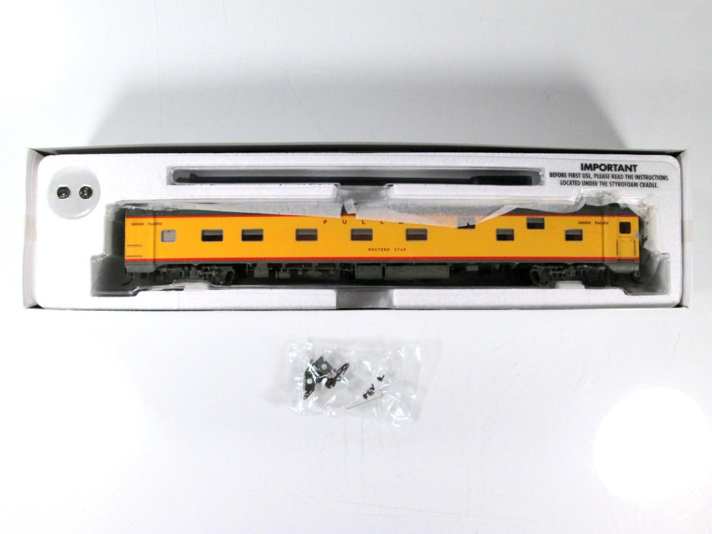 HO Scale ***UNION PACIFIC*** Sleeper *Western Star* ----- Rapido 101065, Lighted