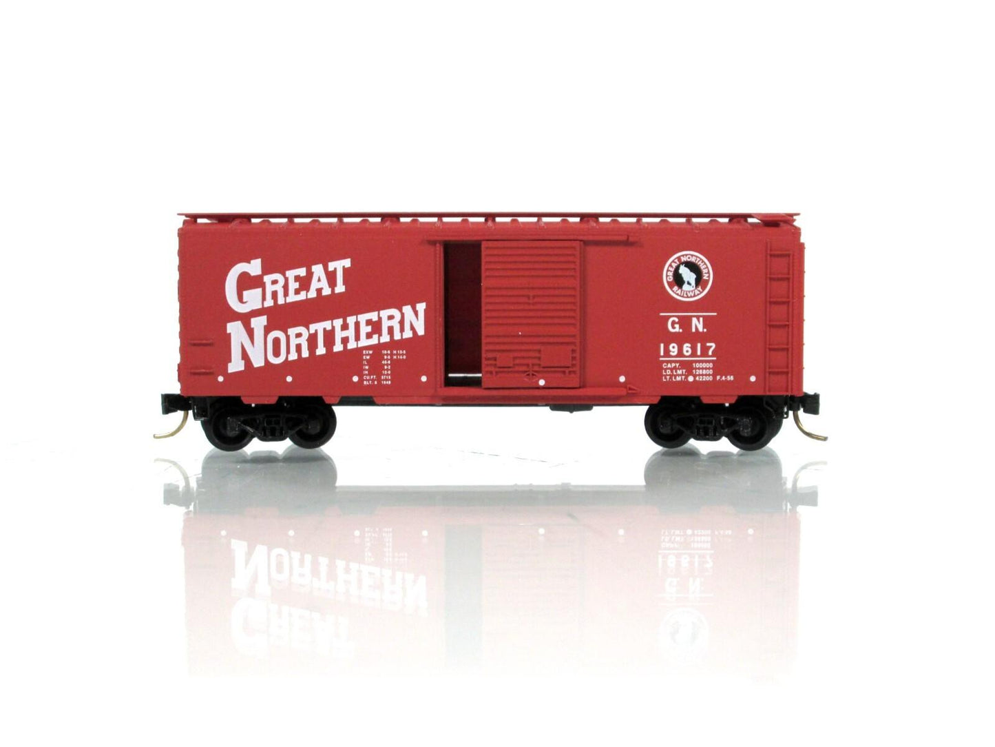 N Scale ***GREAT NORTHERN*** CIRCUS 40' Box Car, GN 19617 --- Micro Trains 20186