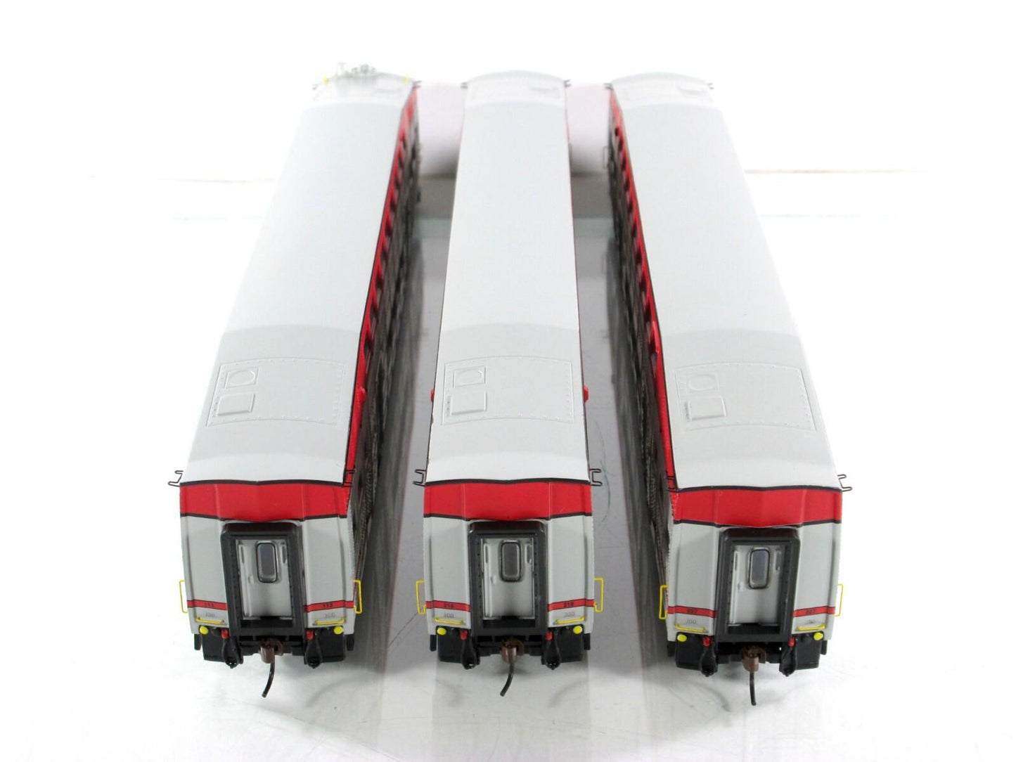 HO Scale ***CALTRAIN*** Bombardier Passenger Set #113, 219, 227 -- Athearn 25990