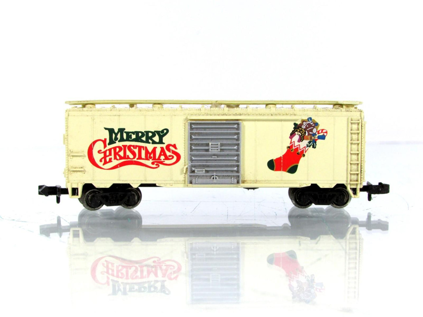 N Scale ***MERRY CHRISTMAS*** 40' Yuletide Special Box Car ----- Bachmann 24011