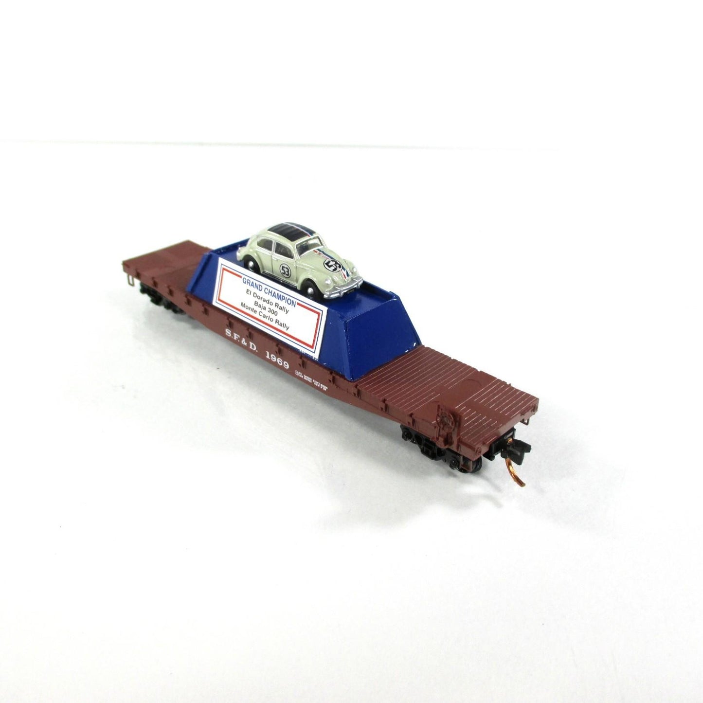 N Scale ***GRAND CHAMPION - HERBIE LOVE BUG*** on Flat Car --- MTL, Lowell Smith