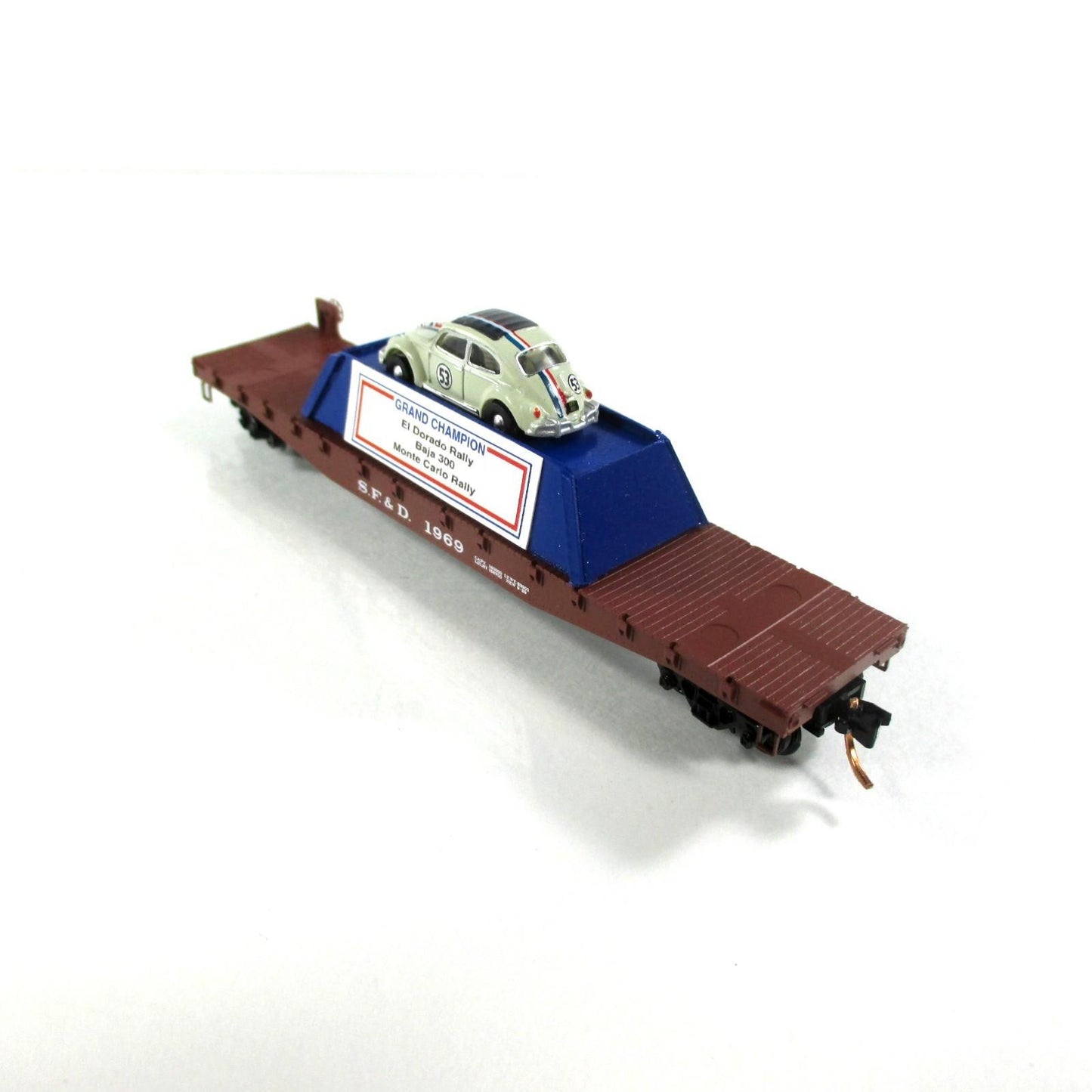 N Scale ***GRAND CHAMPION - HERBIE LOVE BUG*** on Flat Car --- MTL, Lowell Smith