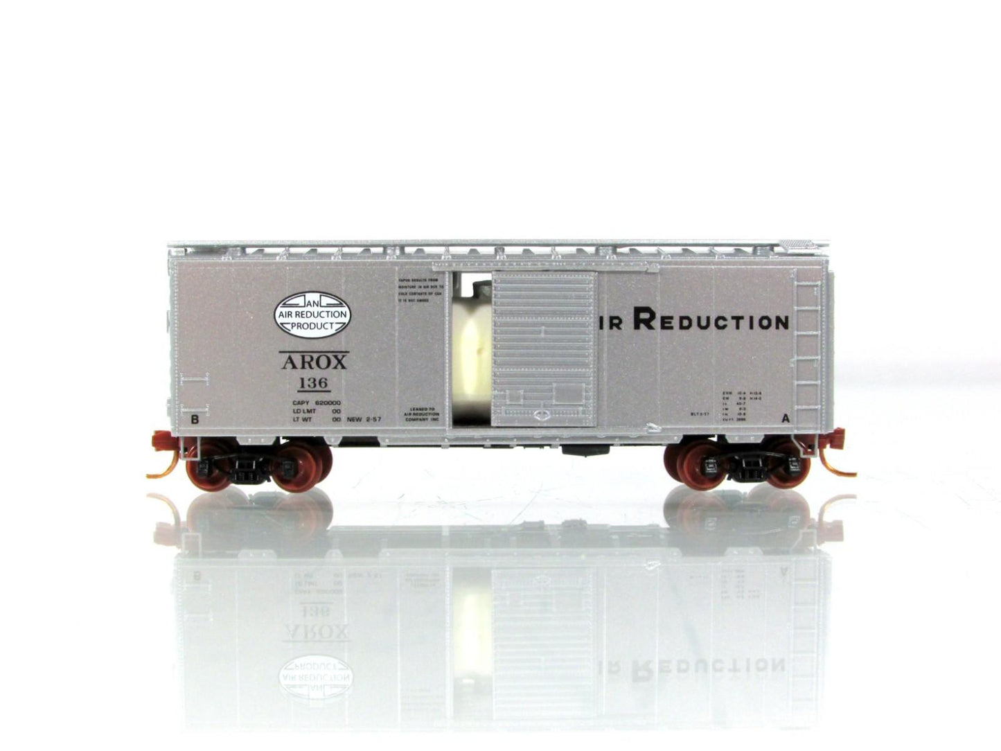 N Scale ****AIRCO*** 40' Box / Tank Car, AROX 136 --- Micro Trains NSE MTL 12-97