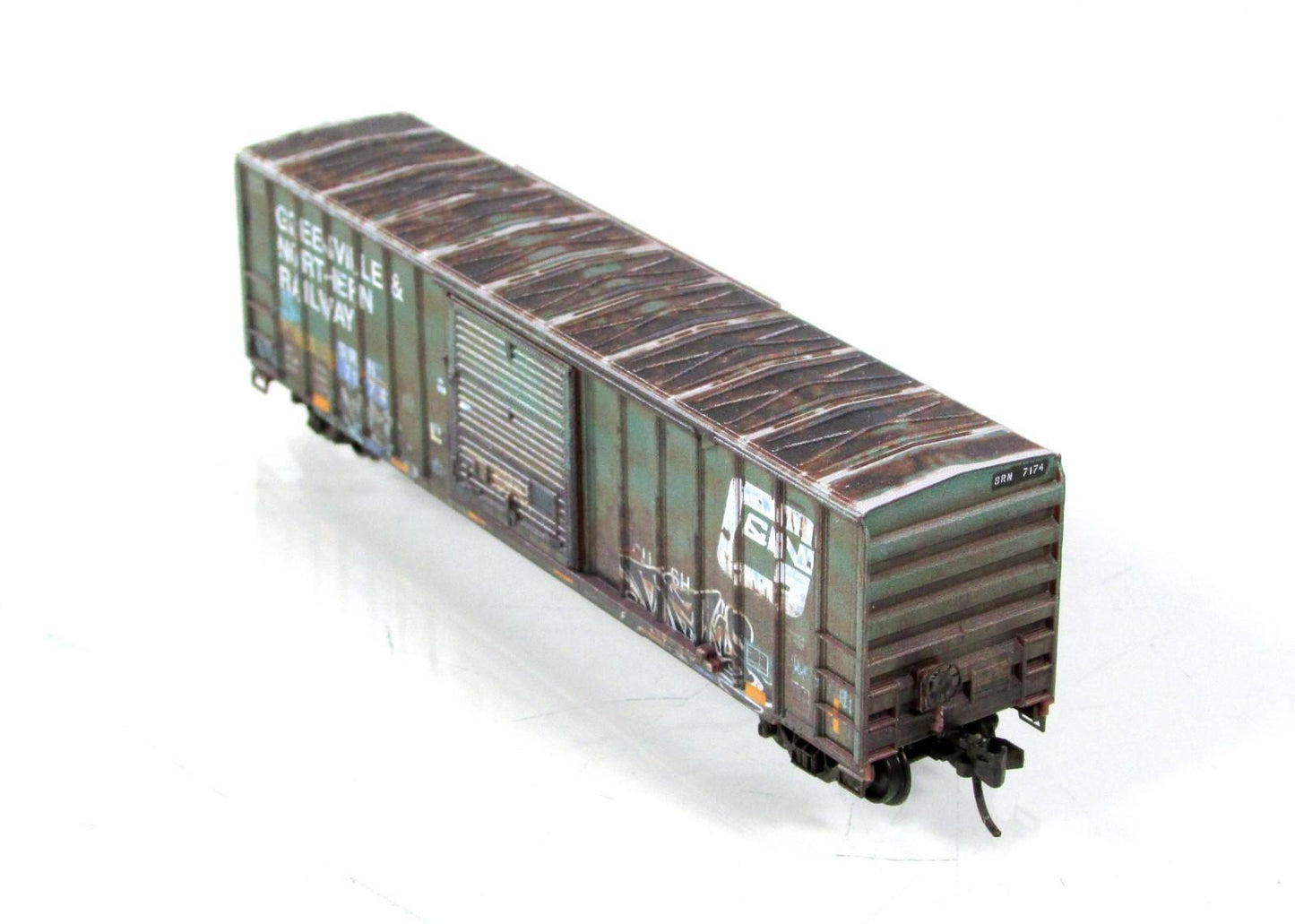 N Scale ***SABINE RIVER ex-GRN*** Graffiti Box Car #7174 - Micro Trains 02544210