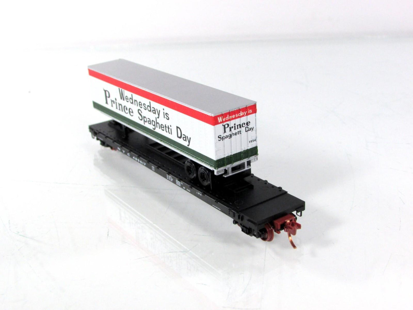 N Scale **PRINCE SPAGHETTI DAY** Trailer on NYC Flat car -- Micro Trains Special