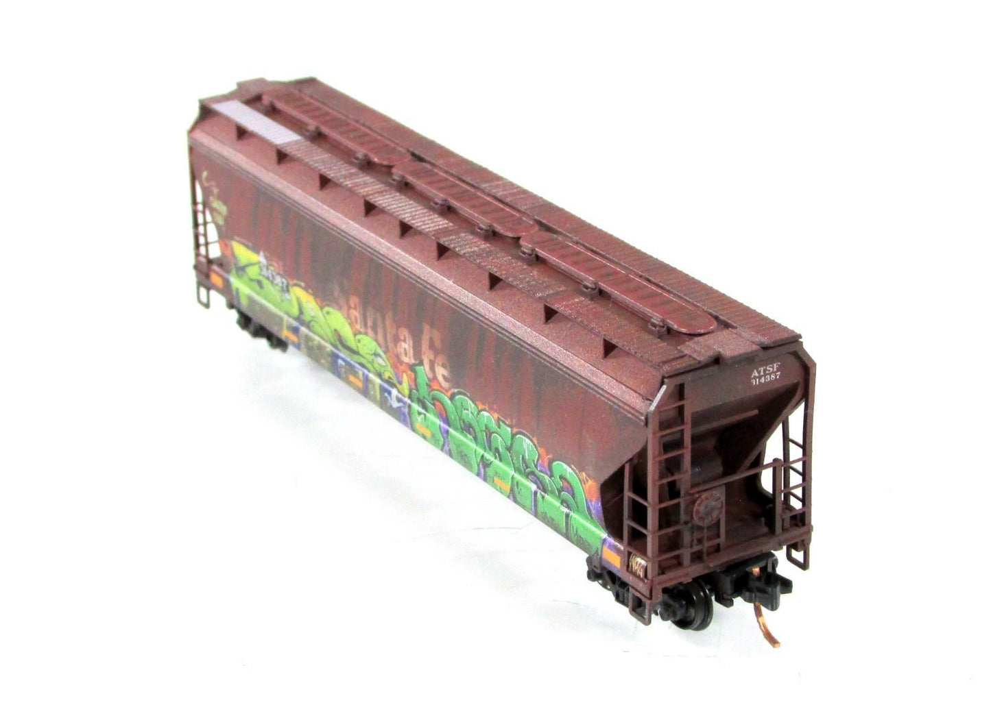 N Scale ***SANTA FE*** Weathered Graffiti Covered Hopper - Micro Trains 09451103