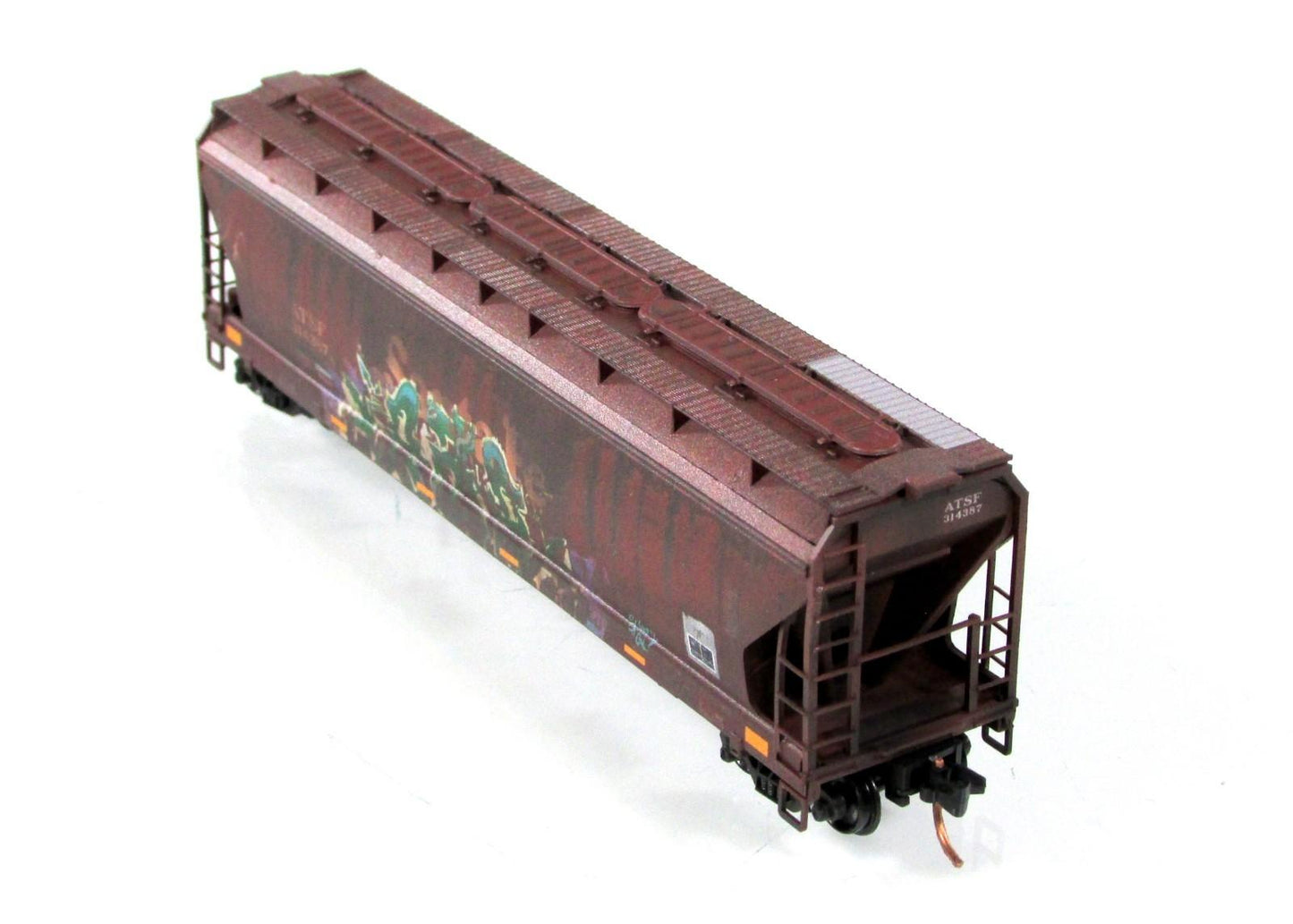 N Scale ***SANTA FE*** Weathered Graffiti Covered Hopper - Micro Trains 09451103