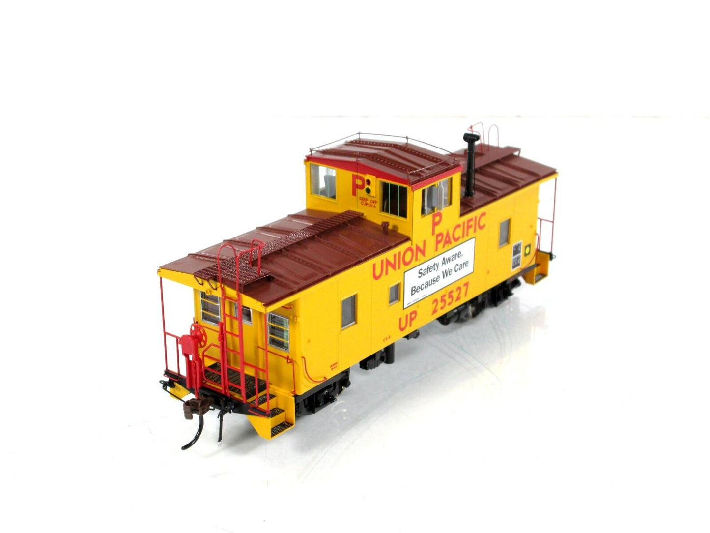 HO Scale **UNION PACIFIC** CA-8 Caboose #25527 - Athearn, DCC Tsunami Sound, LED