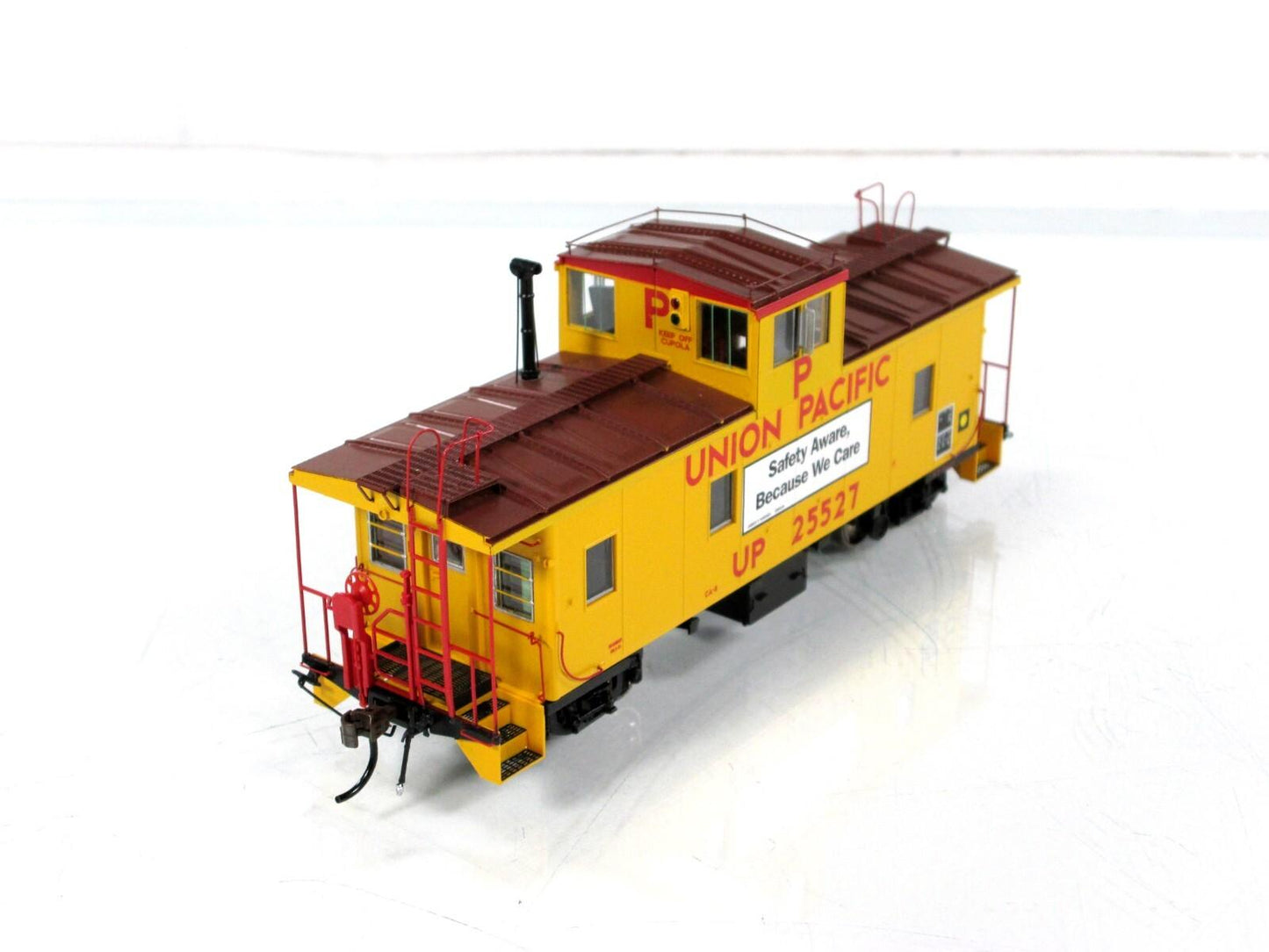 HO Scale **UNION PACIFIC** CA-8 Caboose #25527 - Athearn, DCC Tsunami Sound, LED