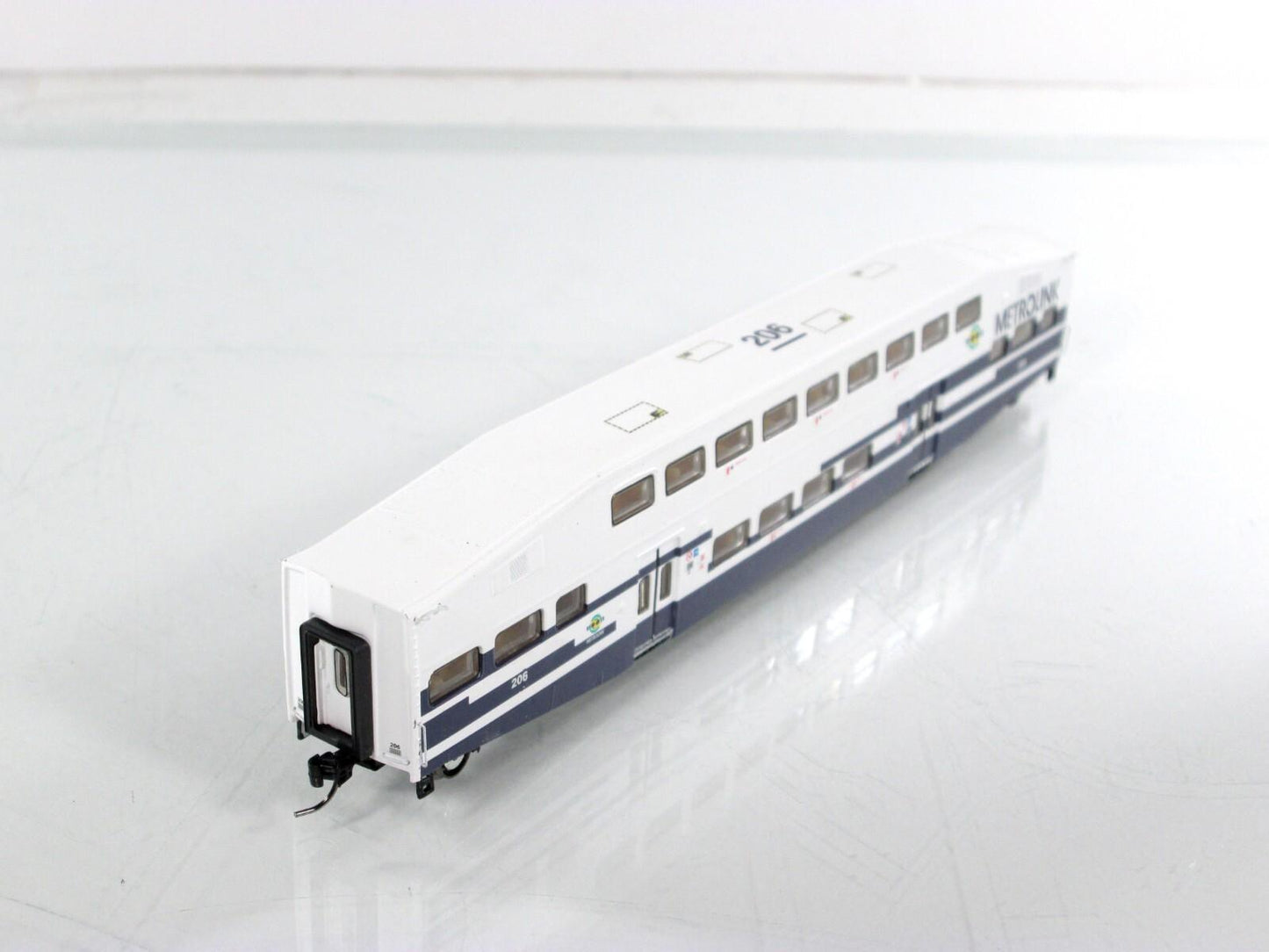 N Scale ***METROLINK*** Bombardier Commuter Coach Car #206 ------- Athearn 10158