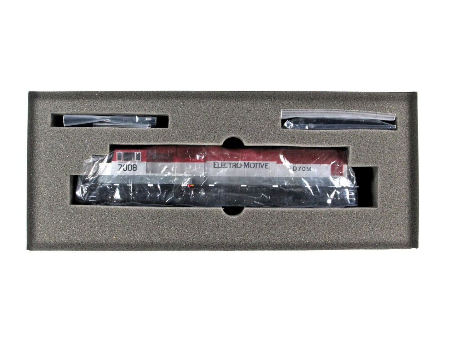 HO Scale **ELECTRO-MOTIVE** SD70M Demonstrator #7008 -- Athearn G6122, DCC Ready