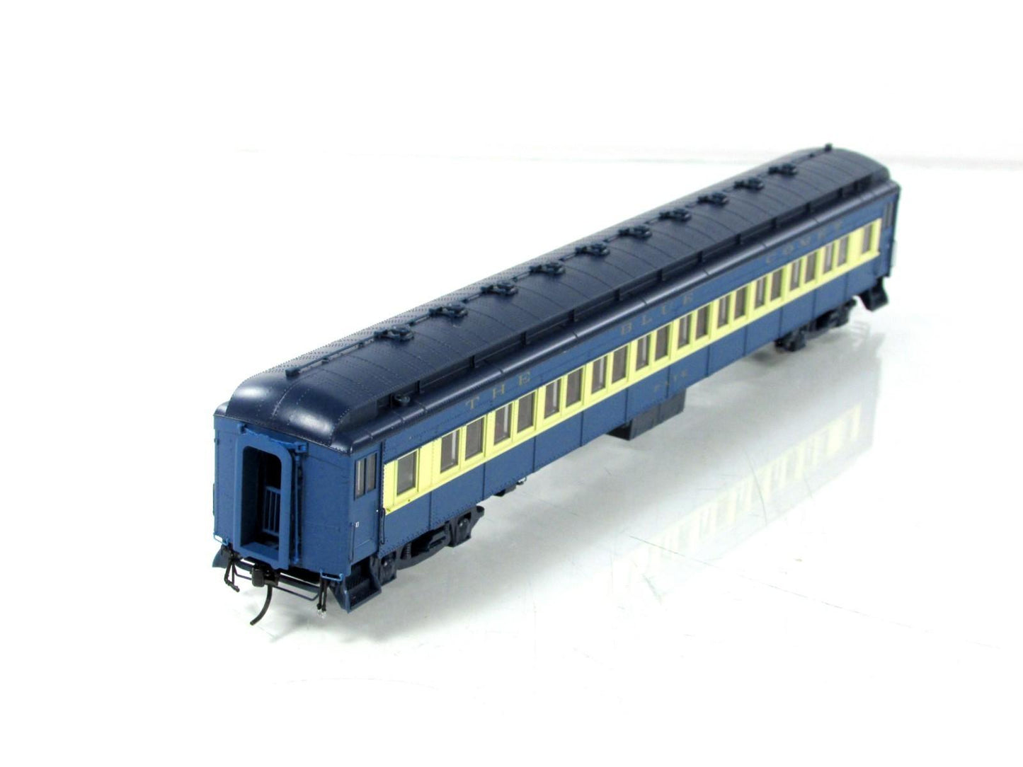 HO Scale ***CNJ BLUE COMET*** 80' Coach *FAYE* --------- Broadway 6437, Lighted