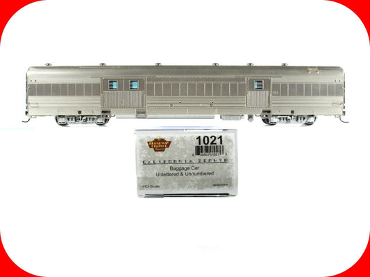 HO Scale ***UNDECORATED / UNLETTERED*** Baggage Passenger Car --- Broadway 1021