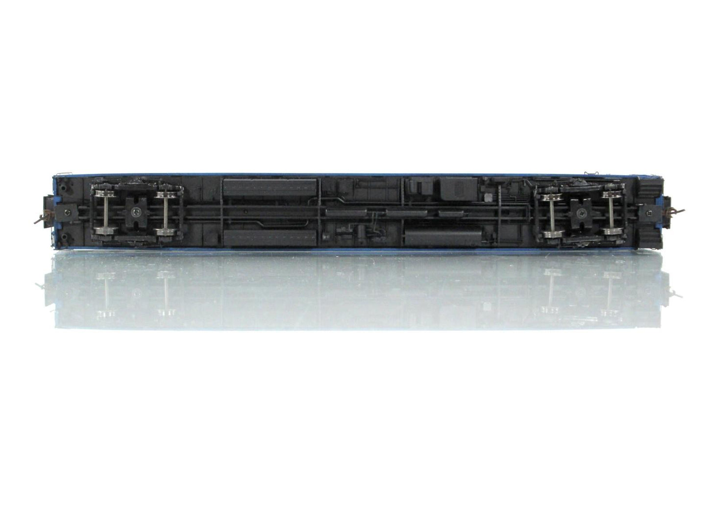 HO Scale ***VIA RAIL CANADA*** Passenger Coach #5439 ---- Rapido 100001, Lighted
