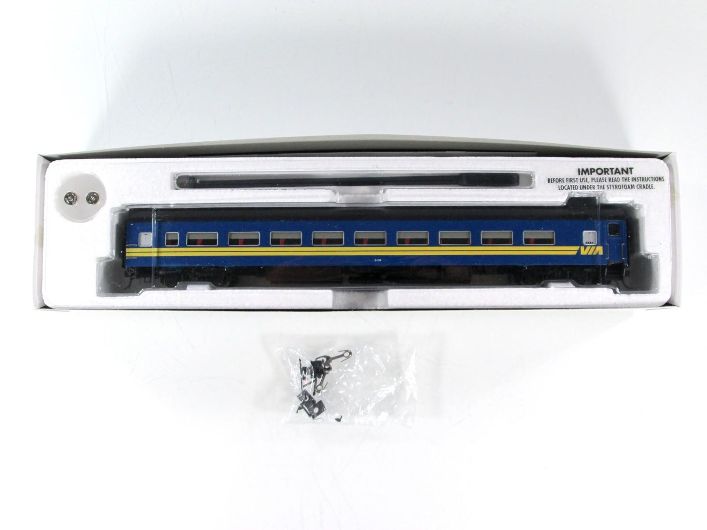 HO Scale ***VIA RAIL CANADA*** Passenger Coach #5439 ---- Rapido 100001, Lighted