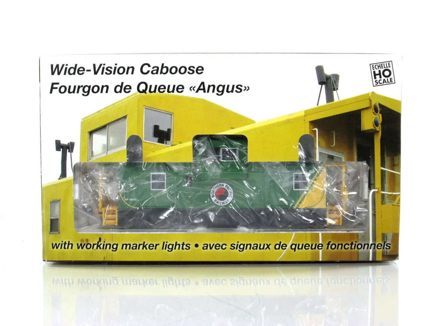 HO Scale **NORTHERN PACIFIC** Wide-Vision Caboose #10412 - Rapido 110050 *Lights