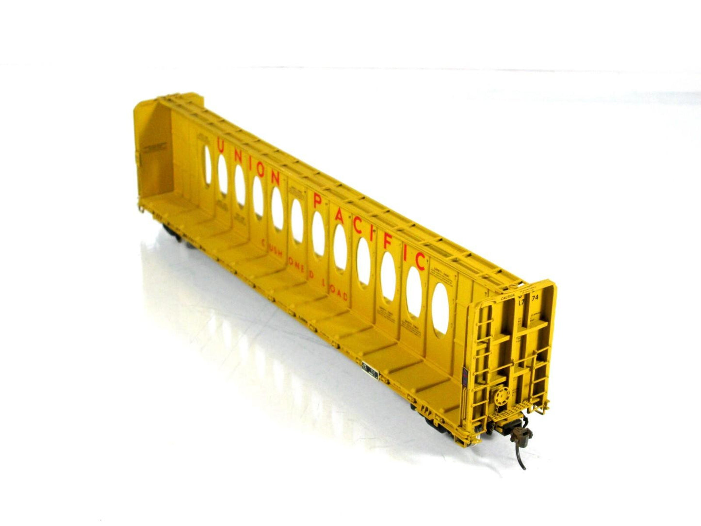 HO Scale BRASS **UNION PACIFIC** 64' Centerbeam Flat - Overland 1349, Knuckle Cp