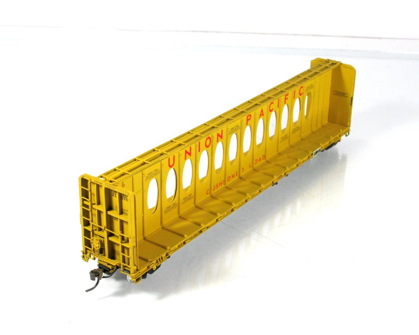 HO Scale BRASS **UNION PACIFIC** 64' Centerbeam Flat - Overland 1349, Knuckle Cp
