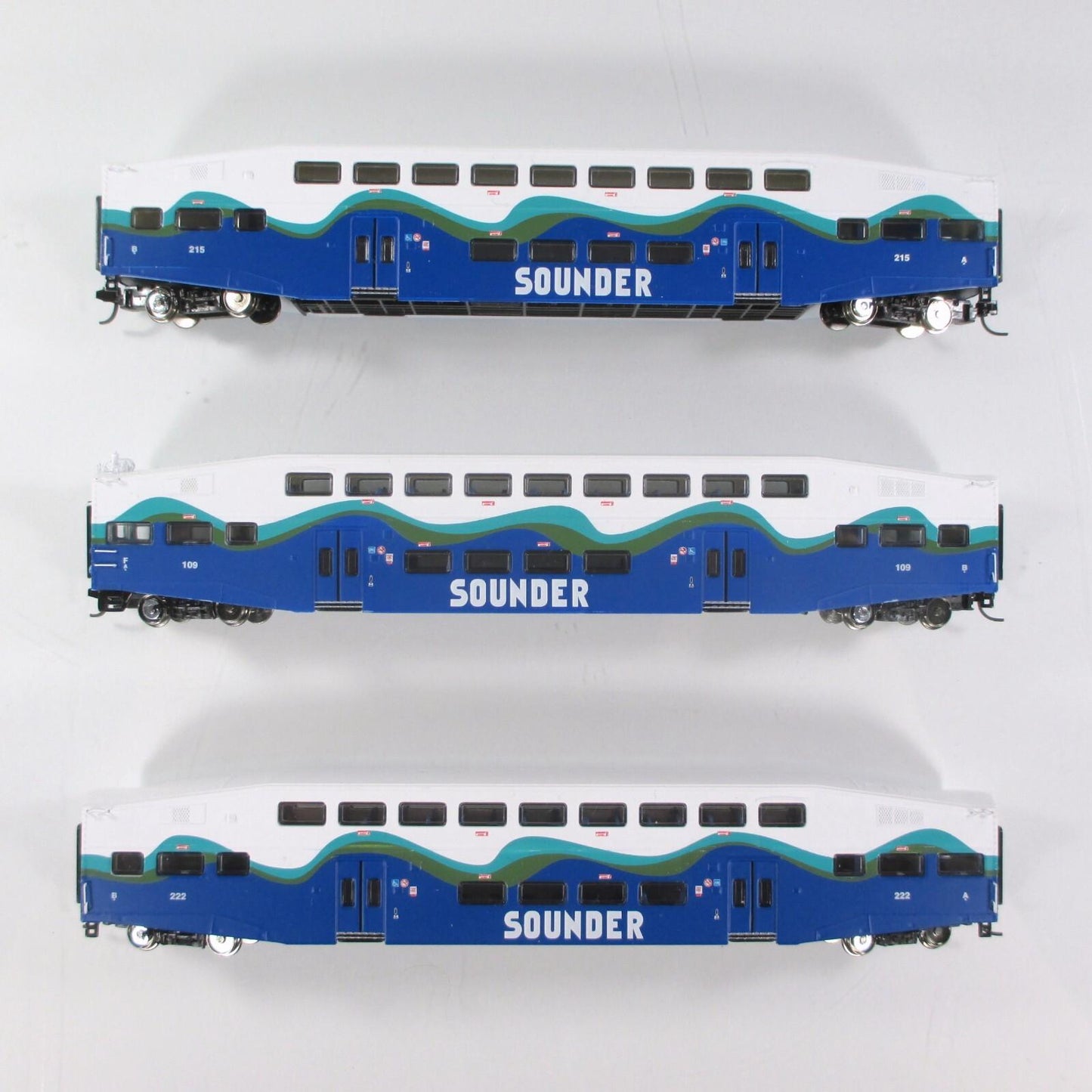 N Scale ***SEATTLE SOUNDER*** Bombardier Coach & Control Car Set - Athearn 10163