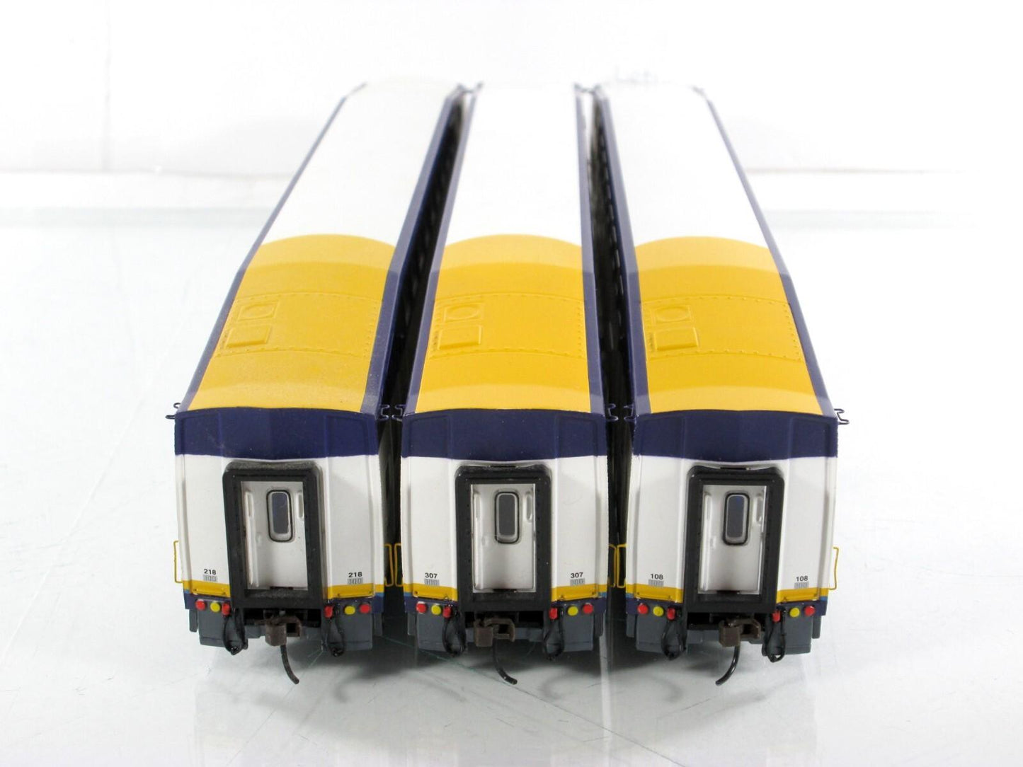 HO Scale **WEST COAST EXPRESS** Bombardier Coach, Control Car Set - Athearn 2584