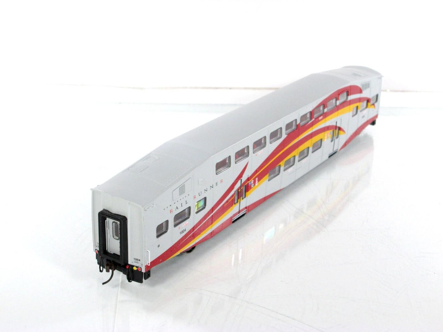 HO Scale ***NEW MEXICO RAIL RUNNER*** Bombardier Coach Car #1004 - Athearn 25710