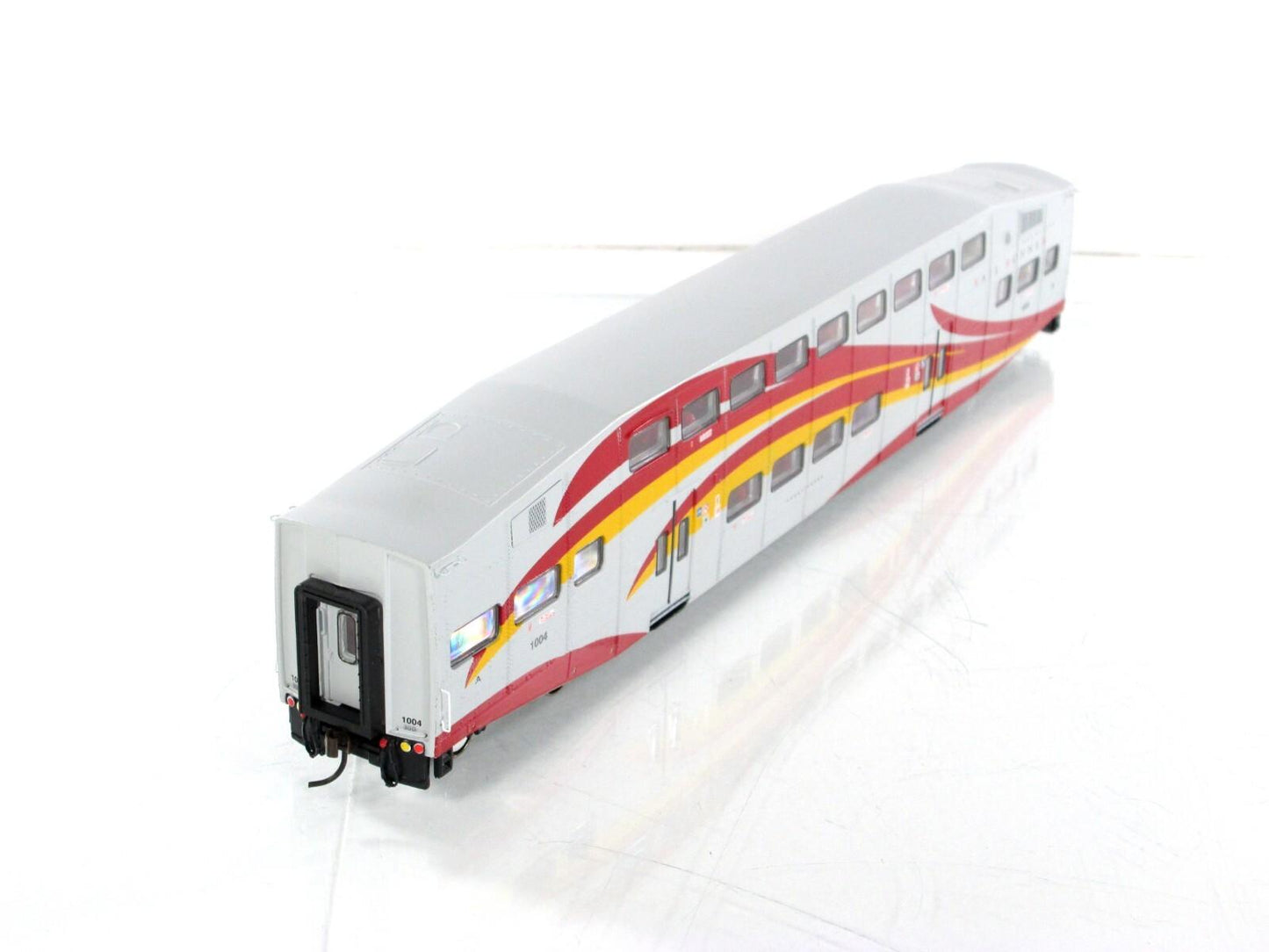 HO Scale ***NEW MEXICO RAIL RUNNER*** Bombardier Coach Car #1004 - Athearn 25710