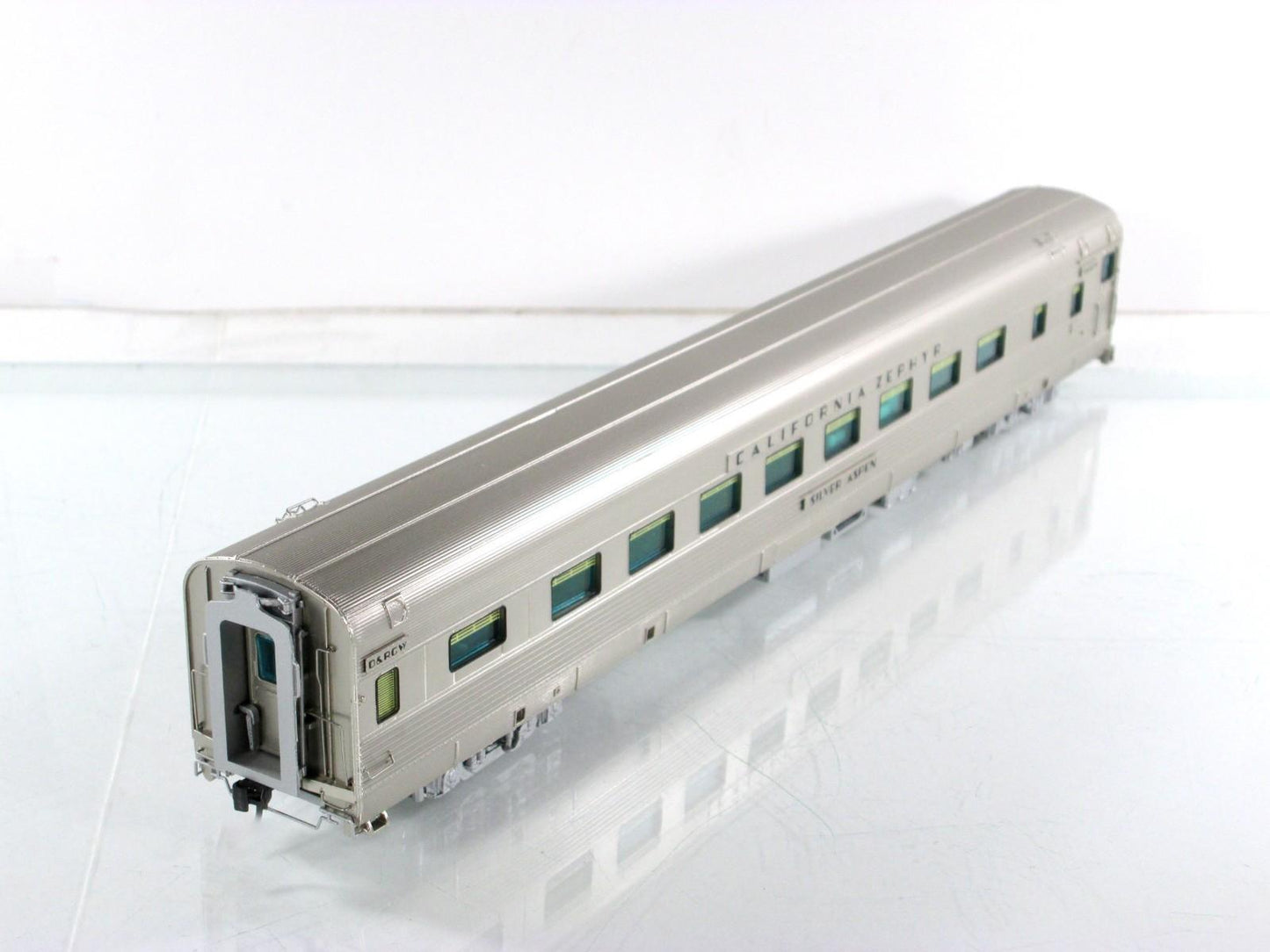 HO Scale ***DRGW CA ZEPHYR*** SILVER ASPEN Sleeper 1120 - Broadway 520, Lighted