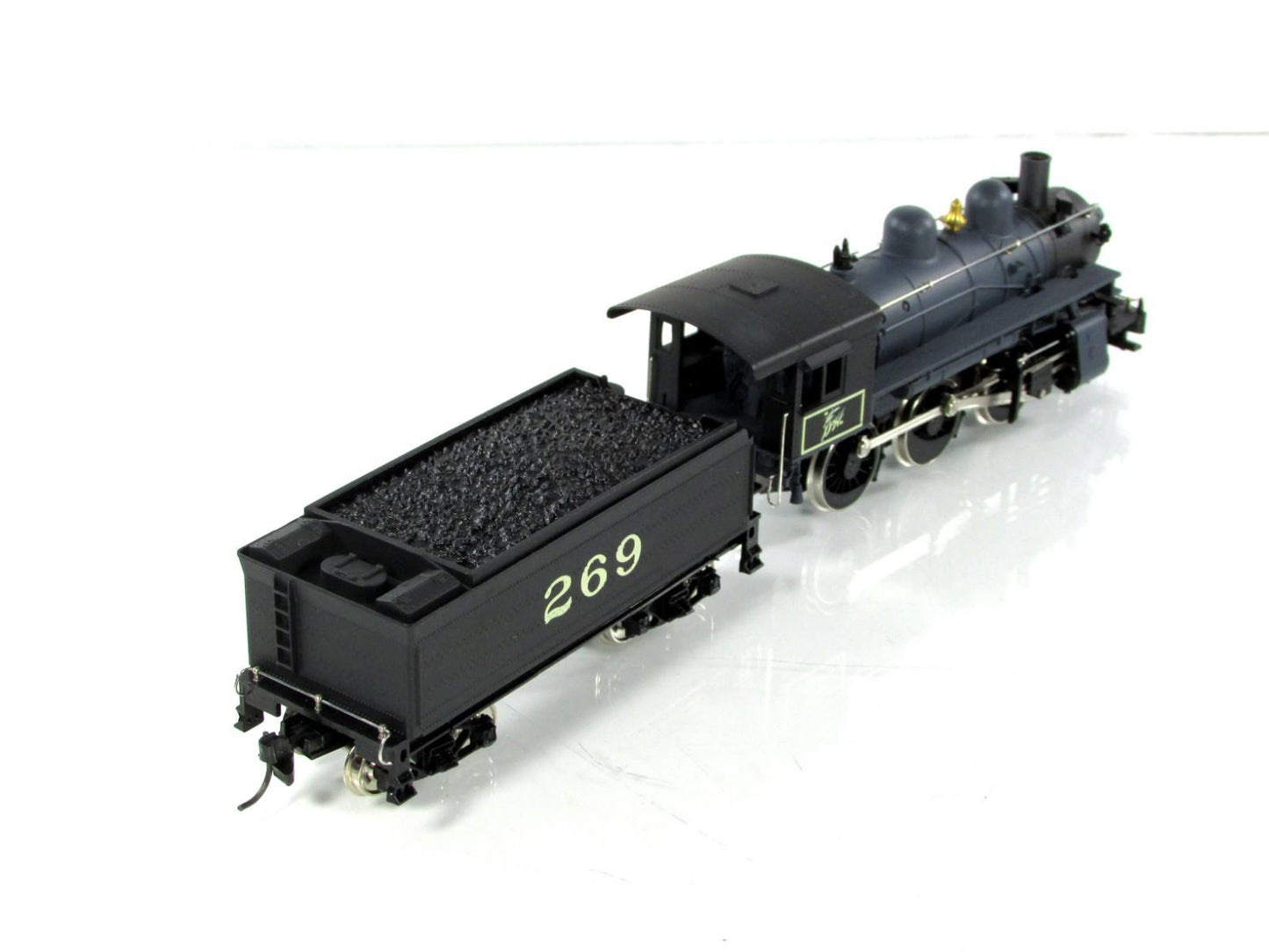 HO Scale ***DELAWARE & HUDSON*** 2-6-0 MOGUL Locomotive #269 - IHC Premiere M558