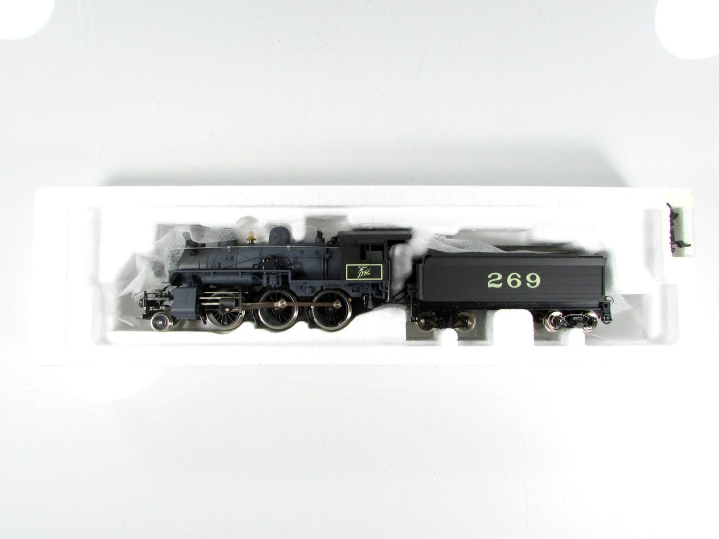 HO Scale ***DELAWARE & HUDSON*** 2-6-0 MOGUL Locomotive #269 - IHC Premiere M558