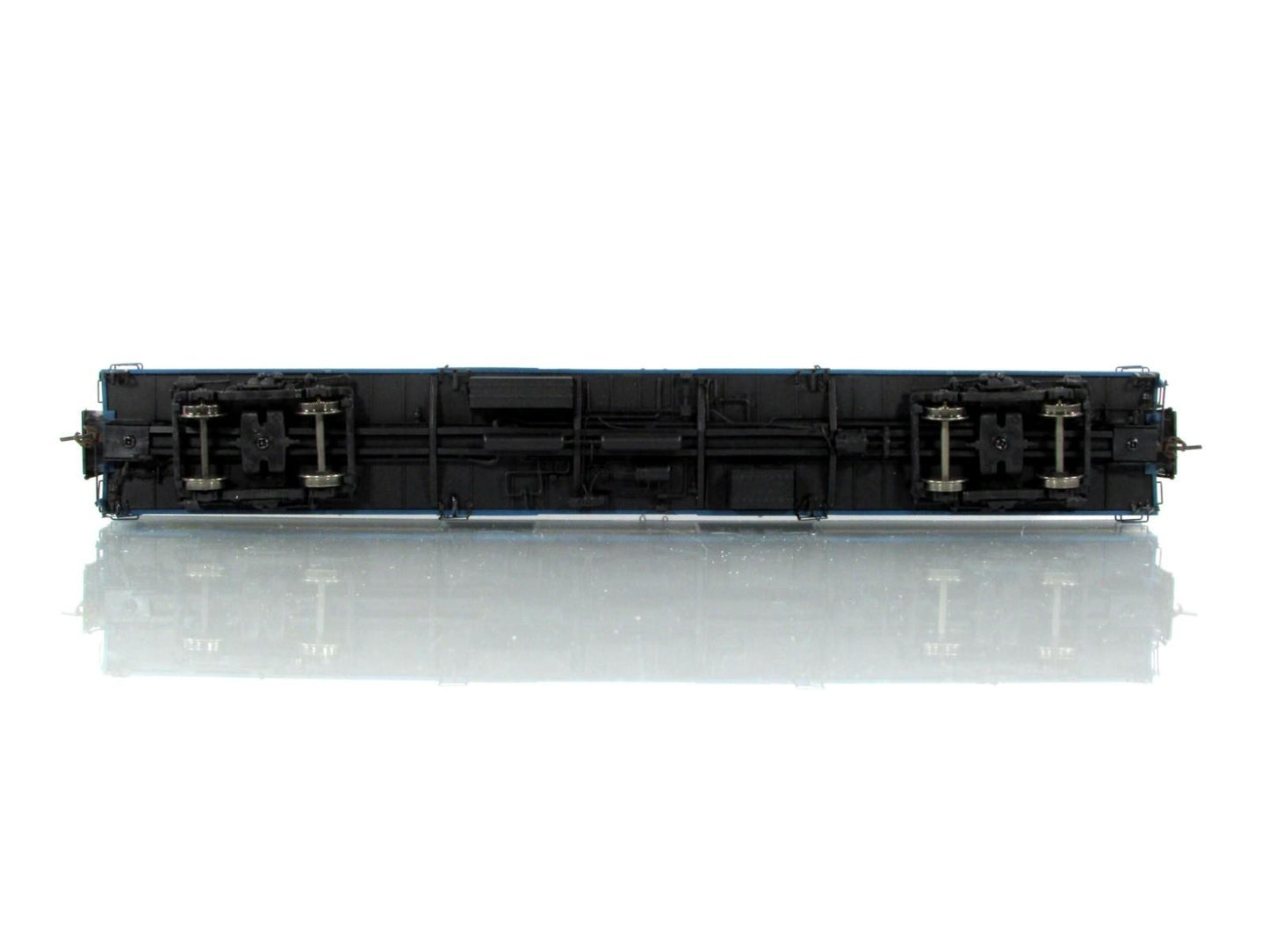 HO Scale ***VIA RAIL CANADA*** Baggage Express #9616 ---- Rapido 106002, Lighted