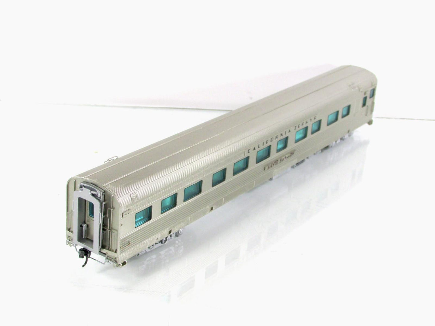 HO Scale ***WP CA ZEPHYR*** SILVER SWALLOW Sleeper #852 - Broadway 1526, Lighted