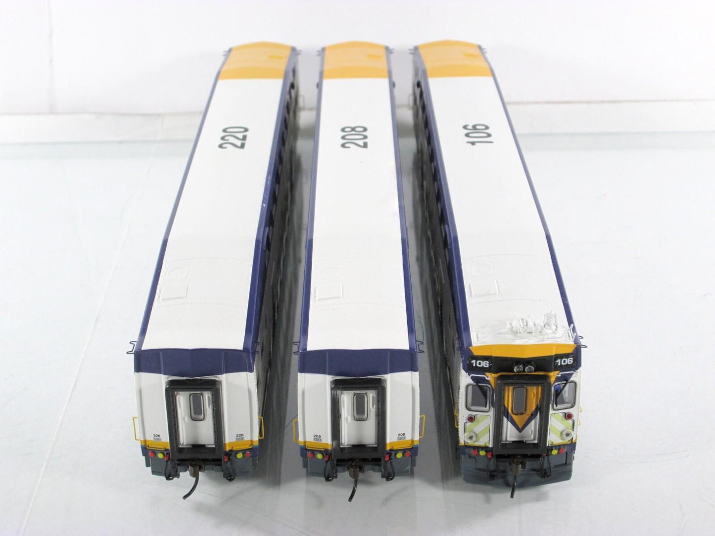 HO Scale ***WEST COAST EXPRESS*** Bombardier Set #106, 208, 220 -- Athearn 25919