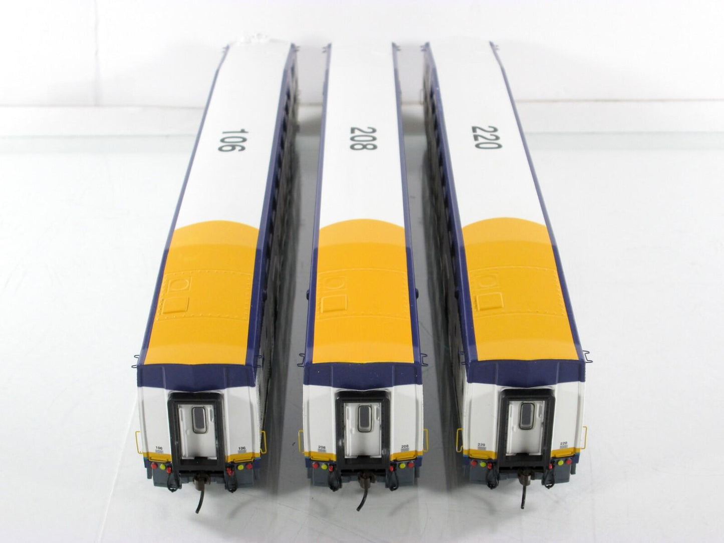 HO Scale ***WEST COAST EXPRESS*** Bombardier Set #106, 208, 220 -- Athearn 25919