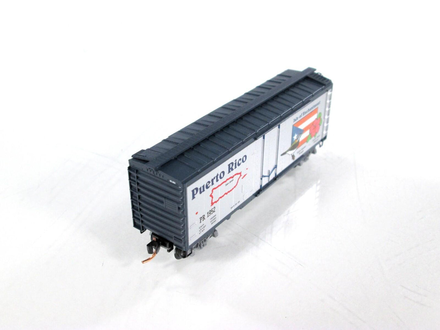 N Scale ***PUERTO RICO*** 40' Box Car, PR 1952 -- Micro Trains Special Run 06-02